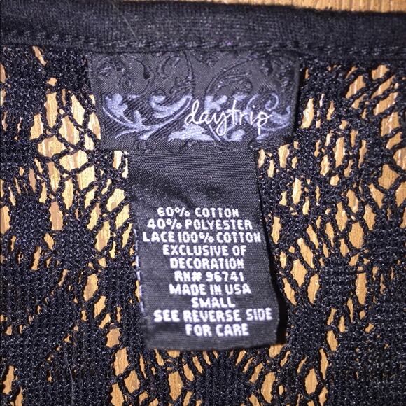 Y2K‎ Daytrip black floral top size small - Picture 3 of 3